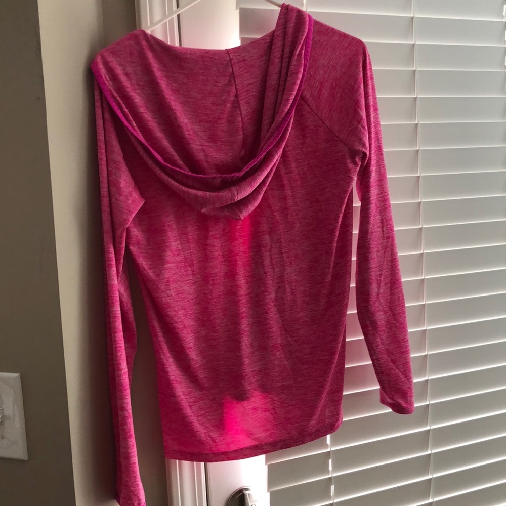 Light weight pull over - Picture 2 of 3